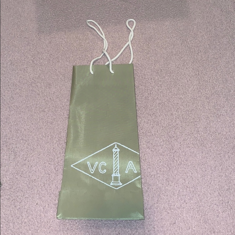 Van Cleef & Arpels shopping bag